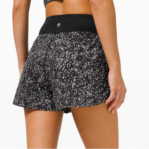 lululemon athletica Pants - Lululemon *Rare* Find Your Pace Short 3" *Lined
Crinkle Dust Reflective size 10
